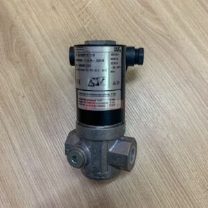 VG10/15R02NT31D Gas Solenoid Valve " Kromschroder "